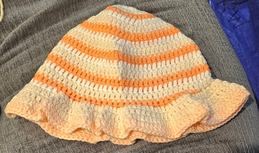 tri colored spiral ruffle hat