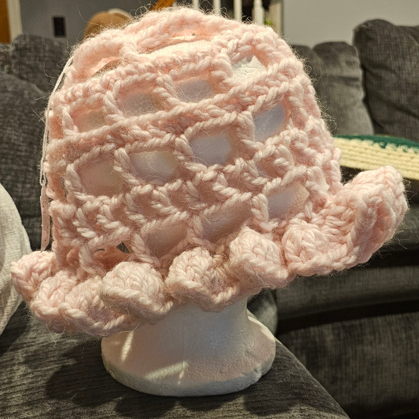 gappy ruffle hat